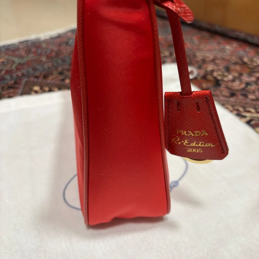 PRADA Re-Edition 2005 Mini Bag Red - Picture 6 of 10
